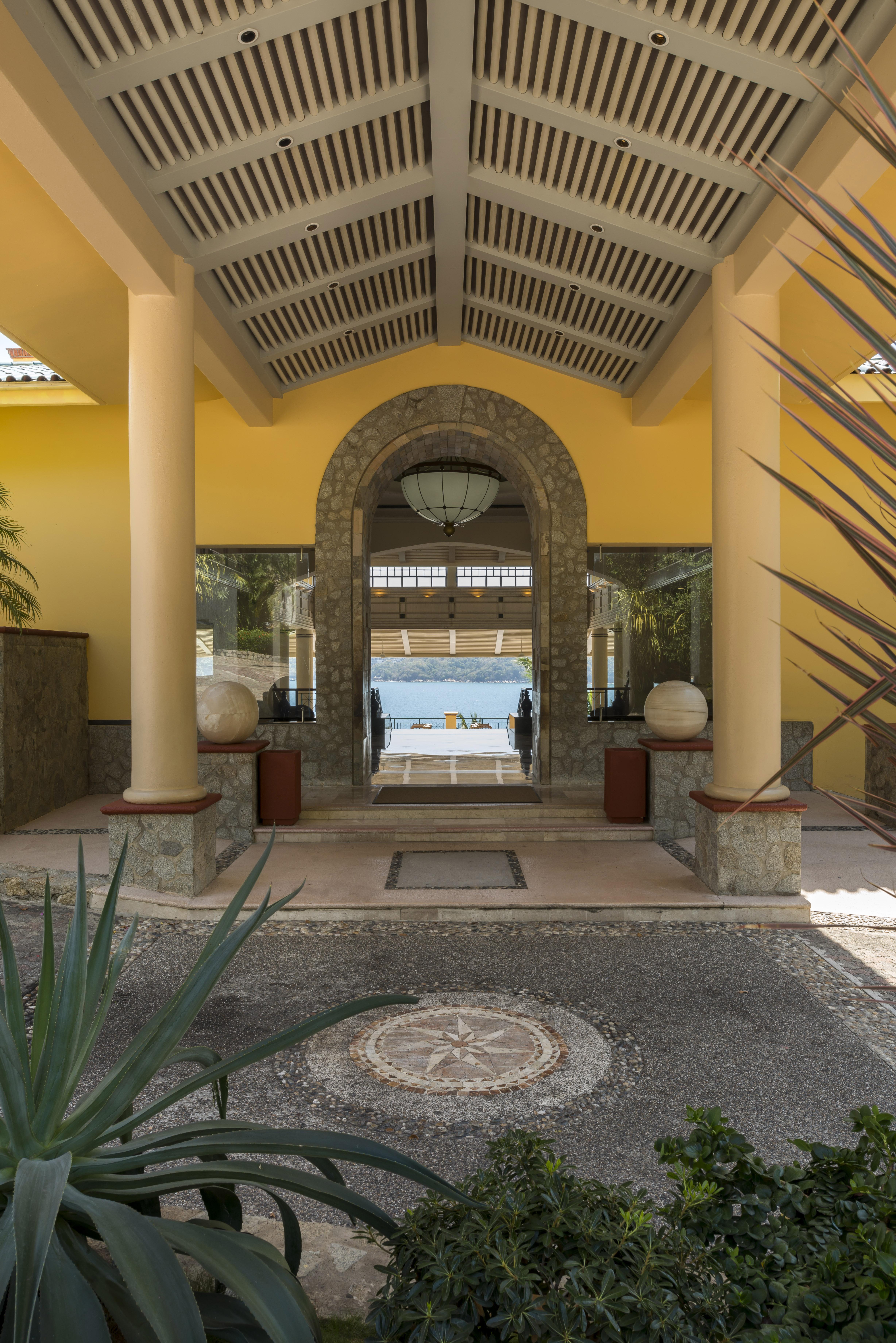 Camino Real Acapulco Diamante Hotel Exterior photo Entrance to the hotel