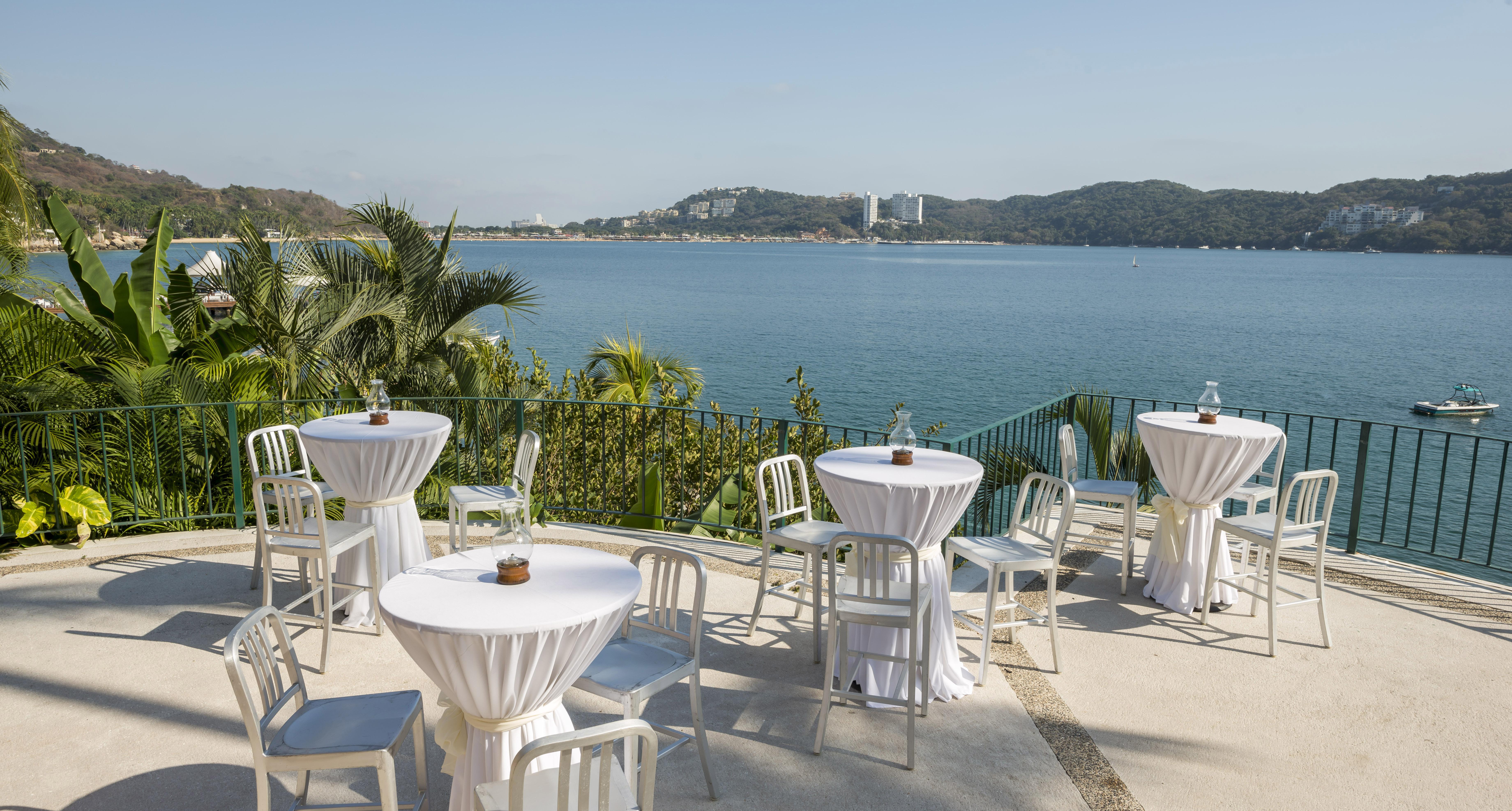 Camino Real Acapulco Diamante Hotel Exterior photo View of the Gulf of İzmit from the hotel