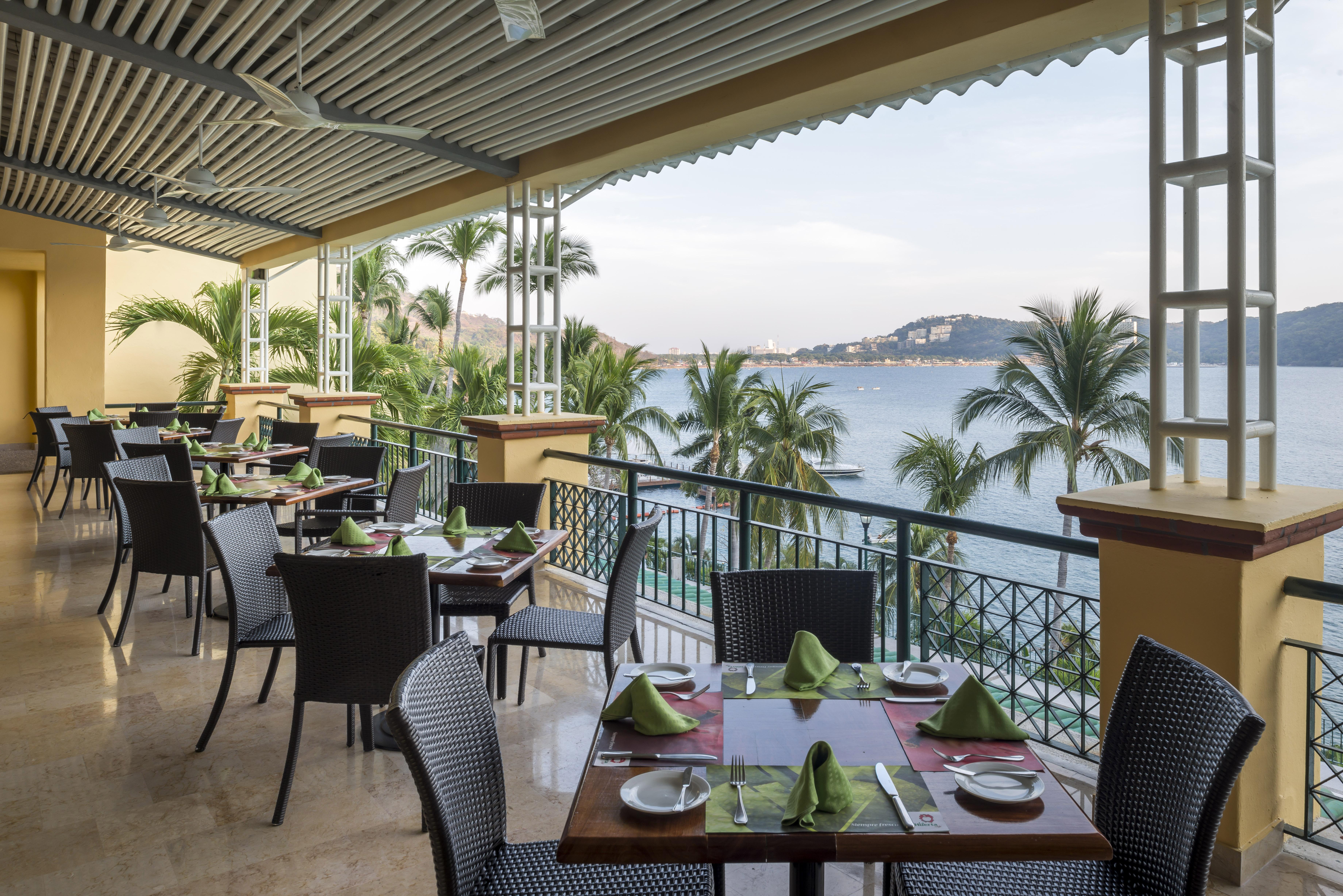 Camino Real Acapulco Diamante Hotel Exterior photo The Deck