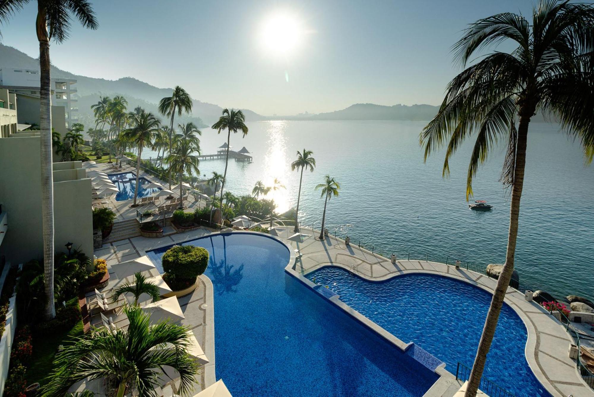 Camino Real Acapulco Diamante Hotel Exterior photo The swimming pool at the InterContinental Nha Trang